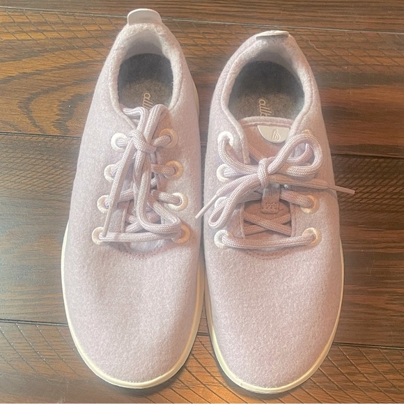 Like-new Allbirds Wool Runner Sneakers - 7 - Picture 1 of 7